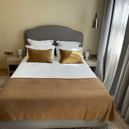 Raina Park View 2br Appartement