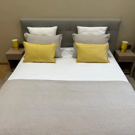 Raina Park View 2br *