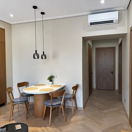 Raina Park View 2br Appartement