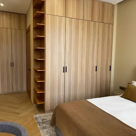 Raina Park View 2br *