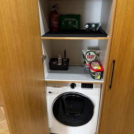 Raina Park View 2br Appartement